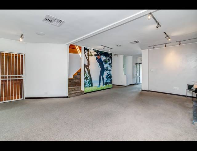 500M² OFFICE FOR SALE IN BRYANSTON
